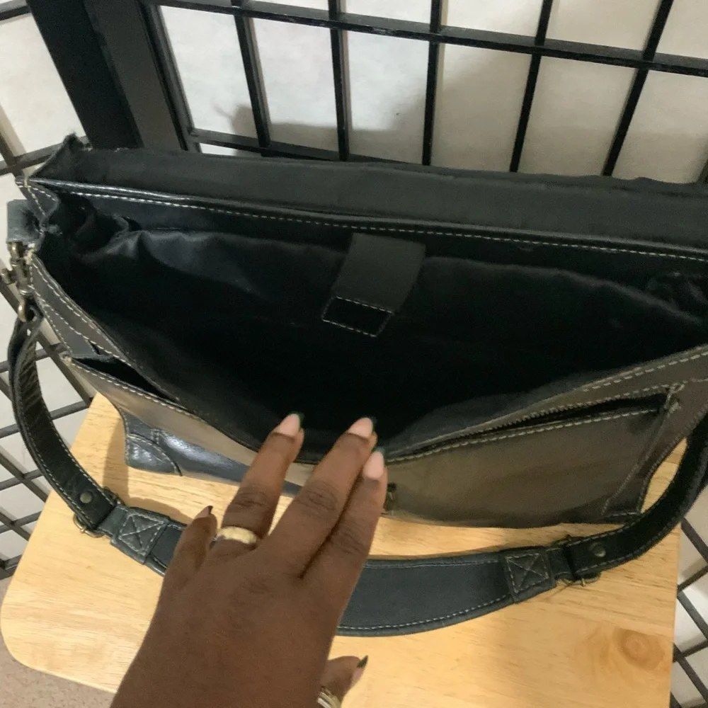 Vintage WILSON Genuine Leather Men’s Briefcase In Black.